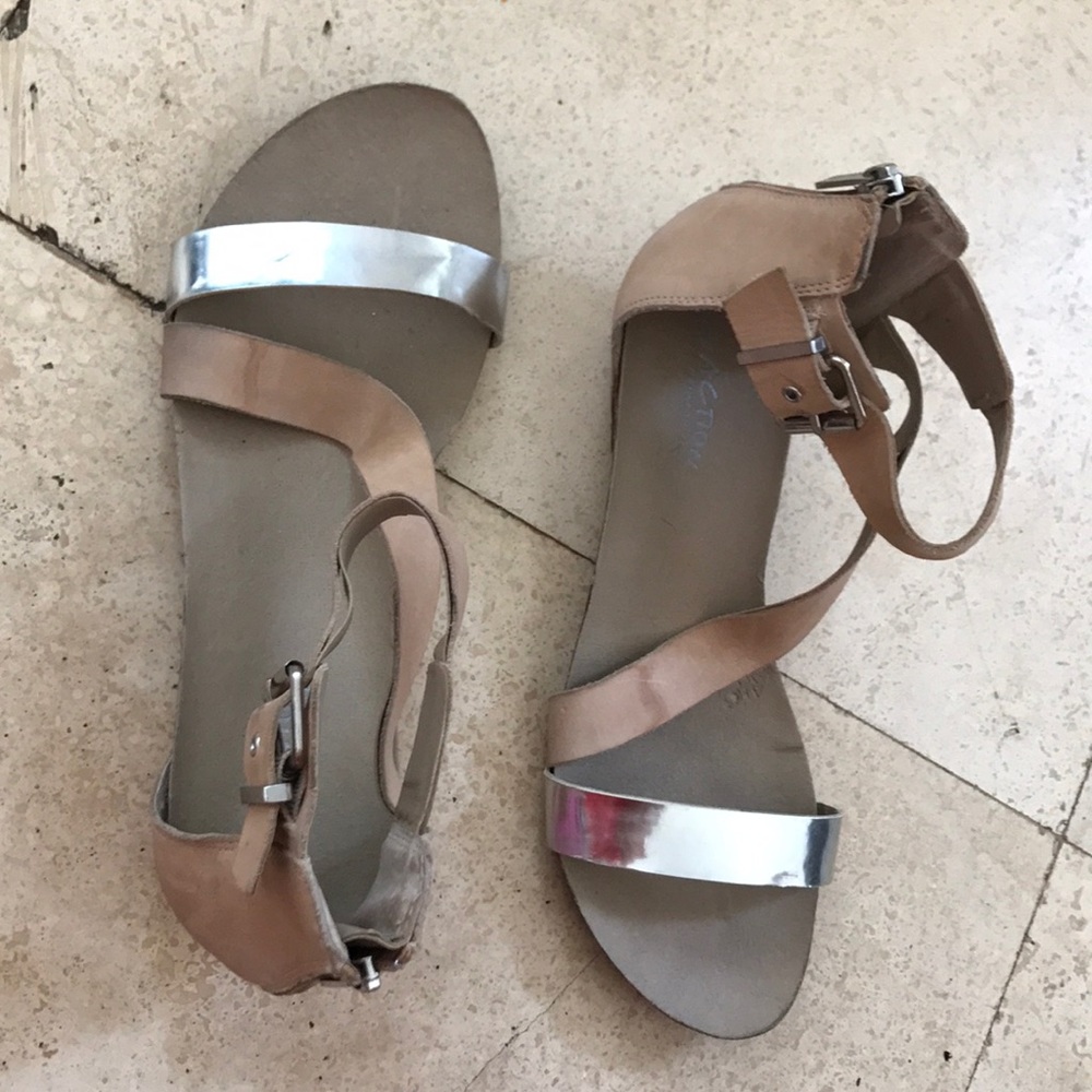 Kenneth Cole sandals